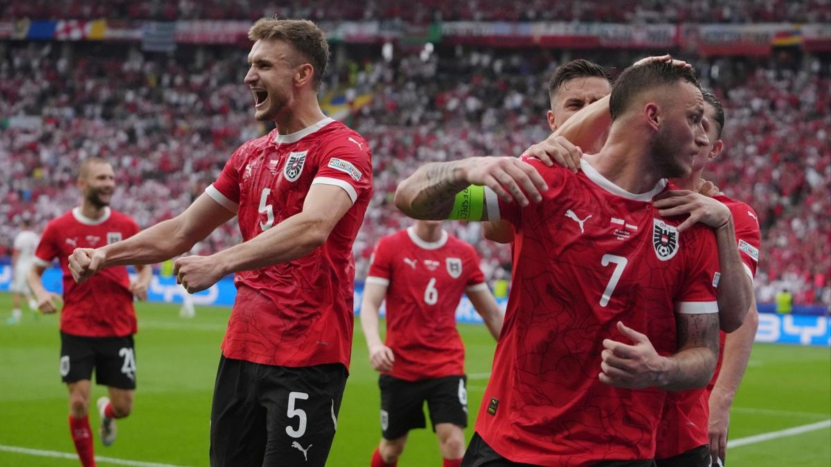 Halil Umut Meler ynetti, Avusturya  golle galip geldi