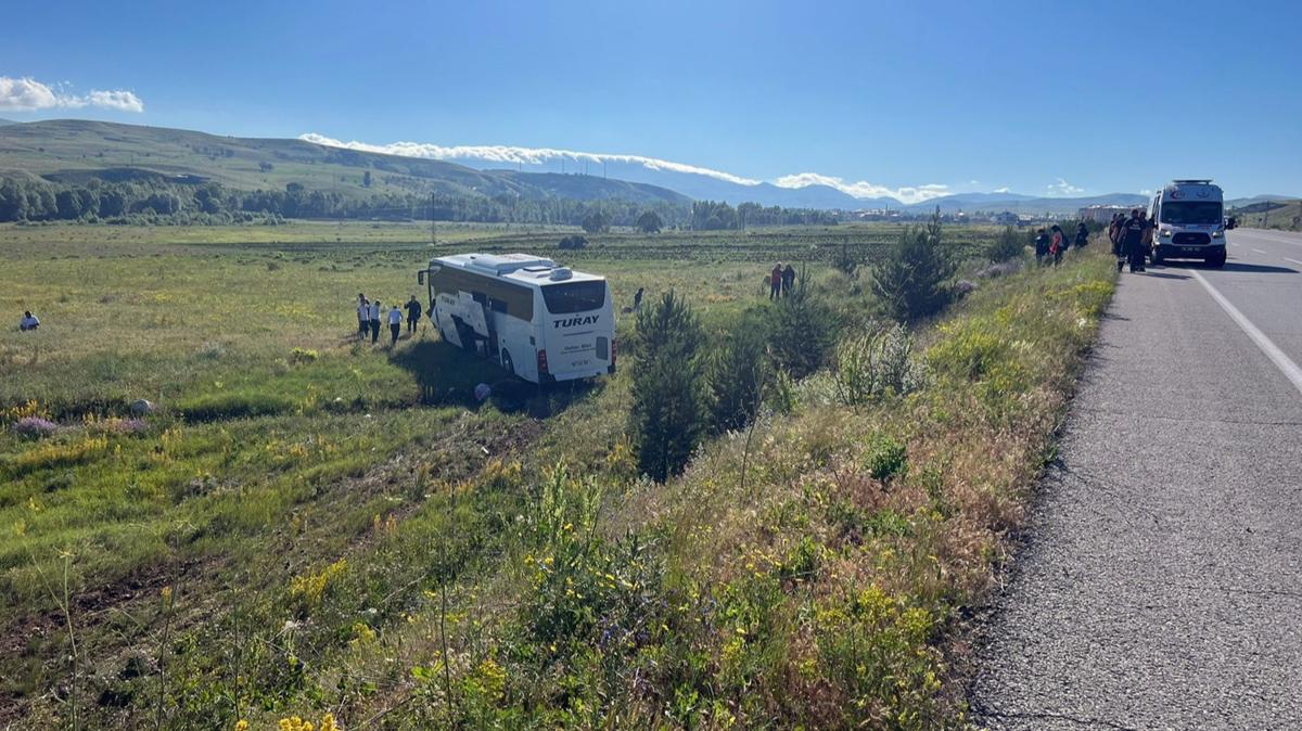 Kontrolden kan yolcu otobs arampole indi: 21 kii yaraland