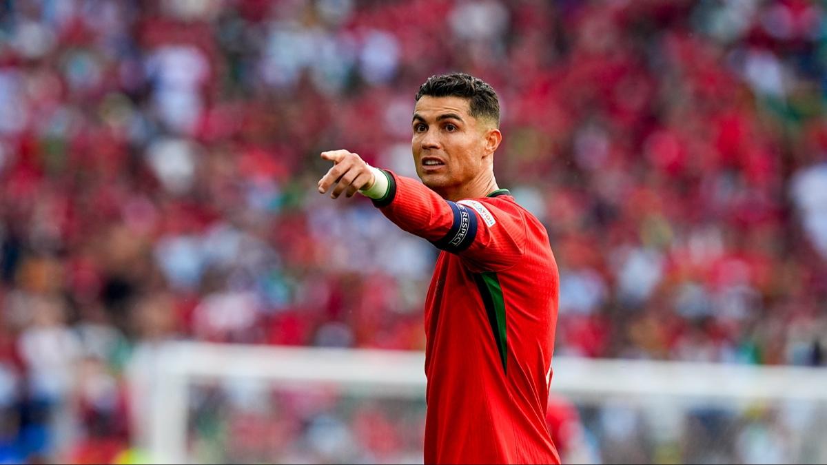 Cristiano Ronaldo: Bu takmla gurur duyuyorum