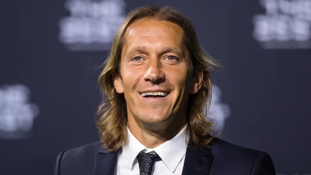 Bakandan aklama geldi! Yeni teknik direktr Michel Salgado...