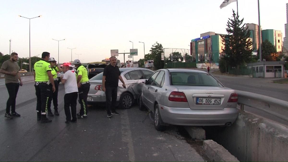 D-100'de zincirleme trafik kazas: 2'si ocuk 7 kii yaraland