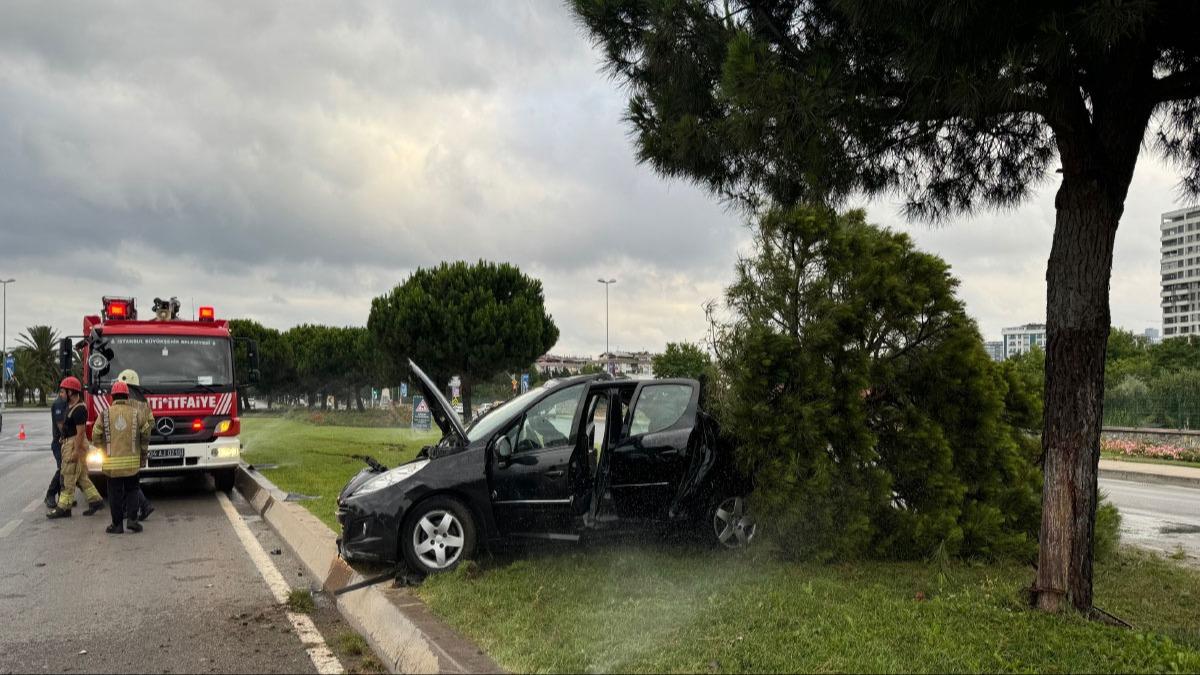 Direksiyon hakimiyetini kaybetti kaza yapt: 3 yaral