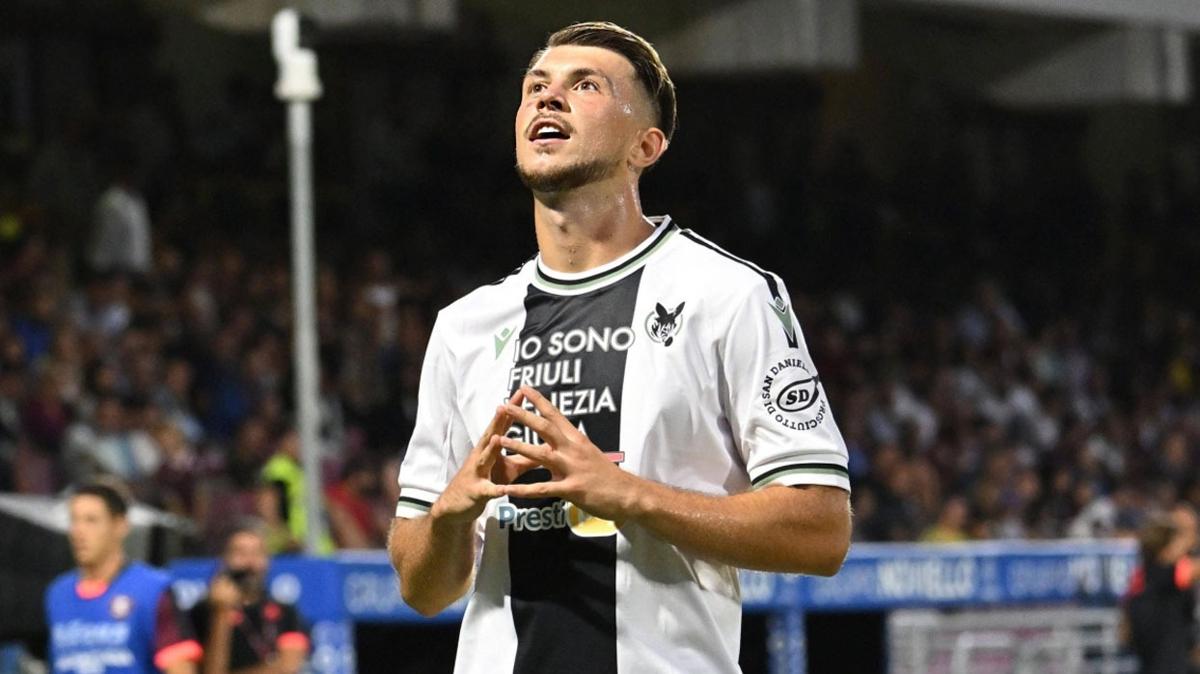 Samardzic iin rekor teklif! Fenerbahe, Srp yldz iin kesenin azn at