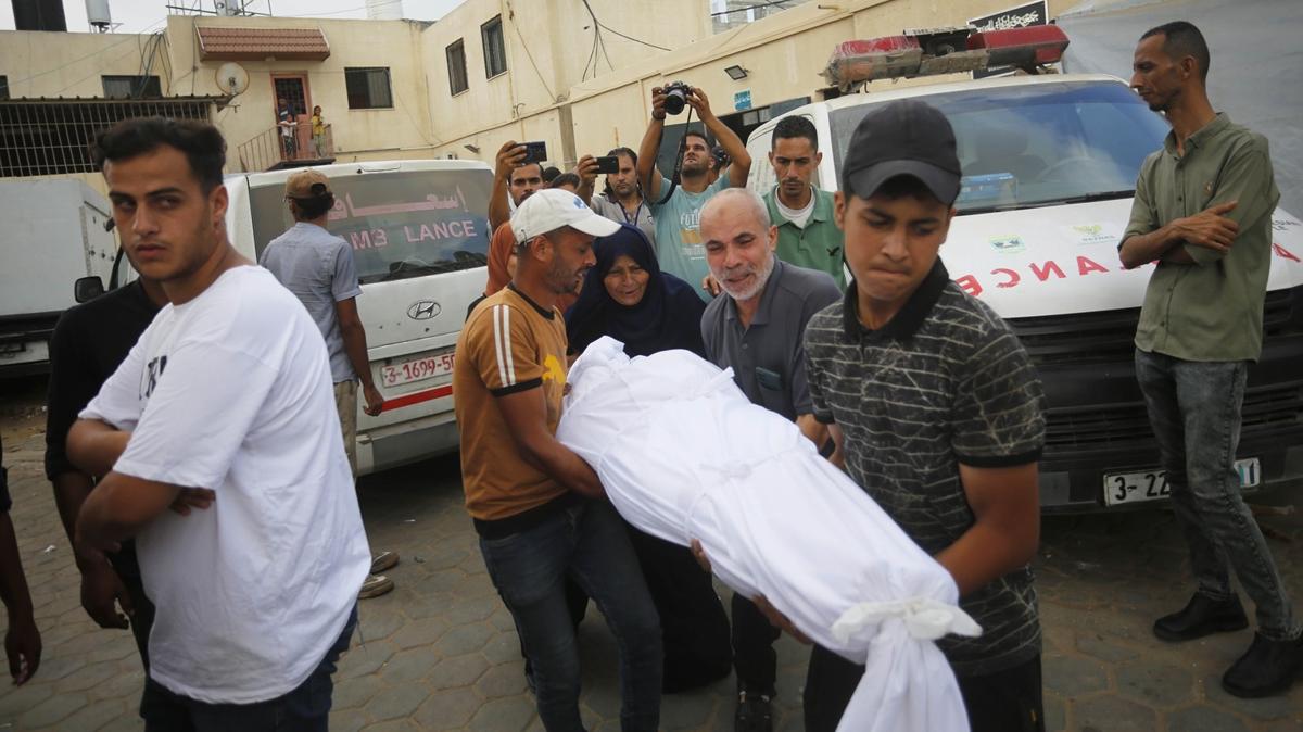 Soykrmc srail ordusu Refah'ta Filistinlilerin adrlarn bombalad: ok sayda ehit var