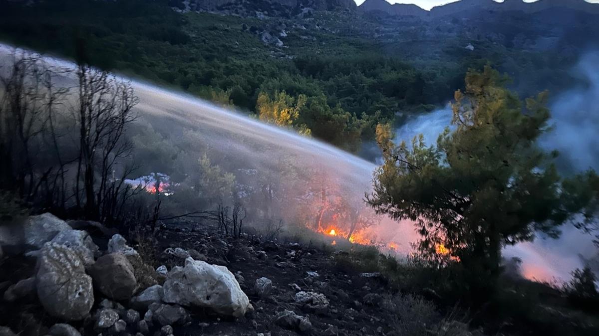 Antalya'da kan orman yangn sndrld