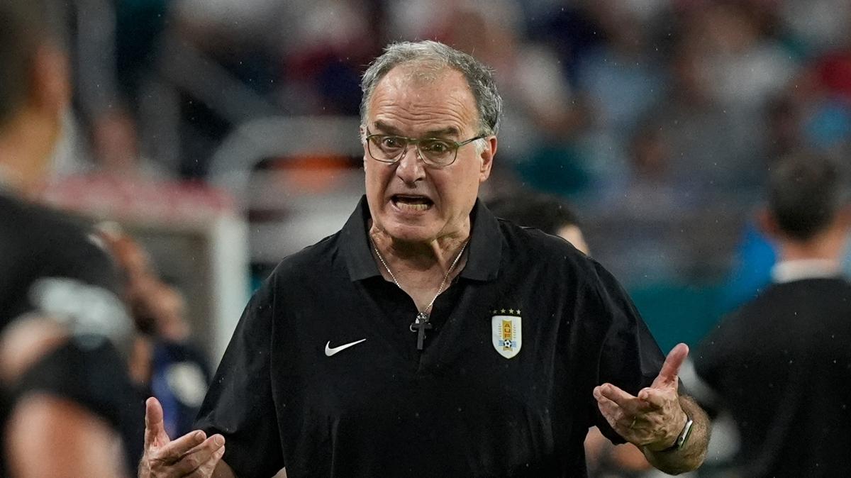 Marcelo Bielsa'ya ilgin ceza!