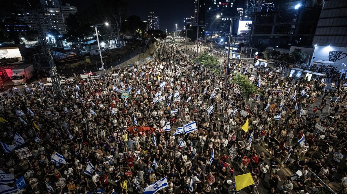 Tel Aviv sokaklar kart! On binler 'Gazze kasab' Netanyahu'ya kar ayakland