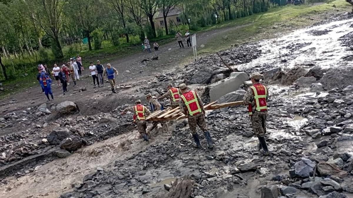 Krgzistan'da yaanan felakette 12 kii hayatn kaybetti