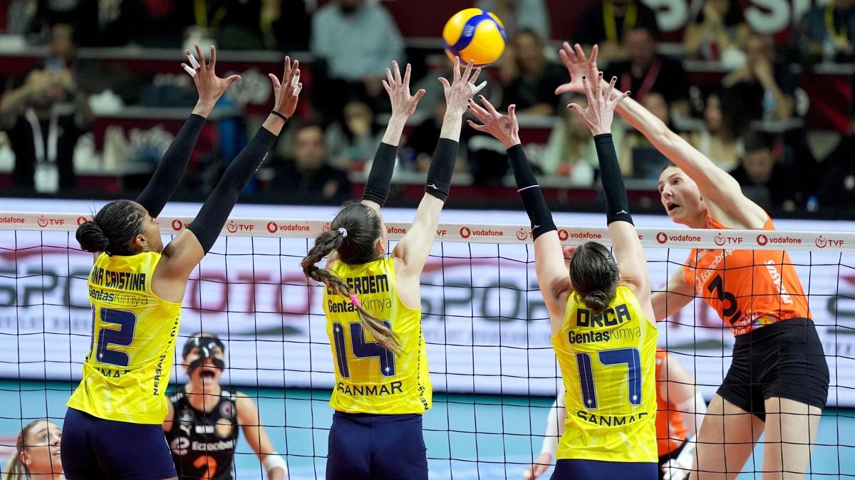 Fenerbahe voleybolda deiim!