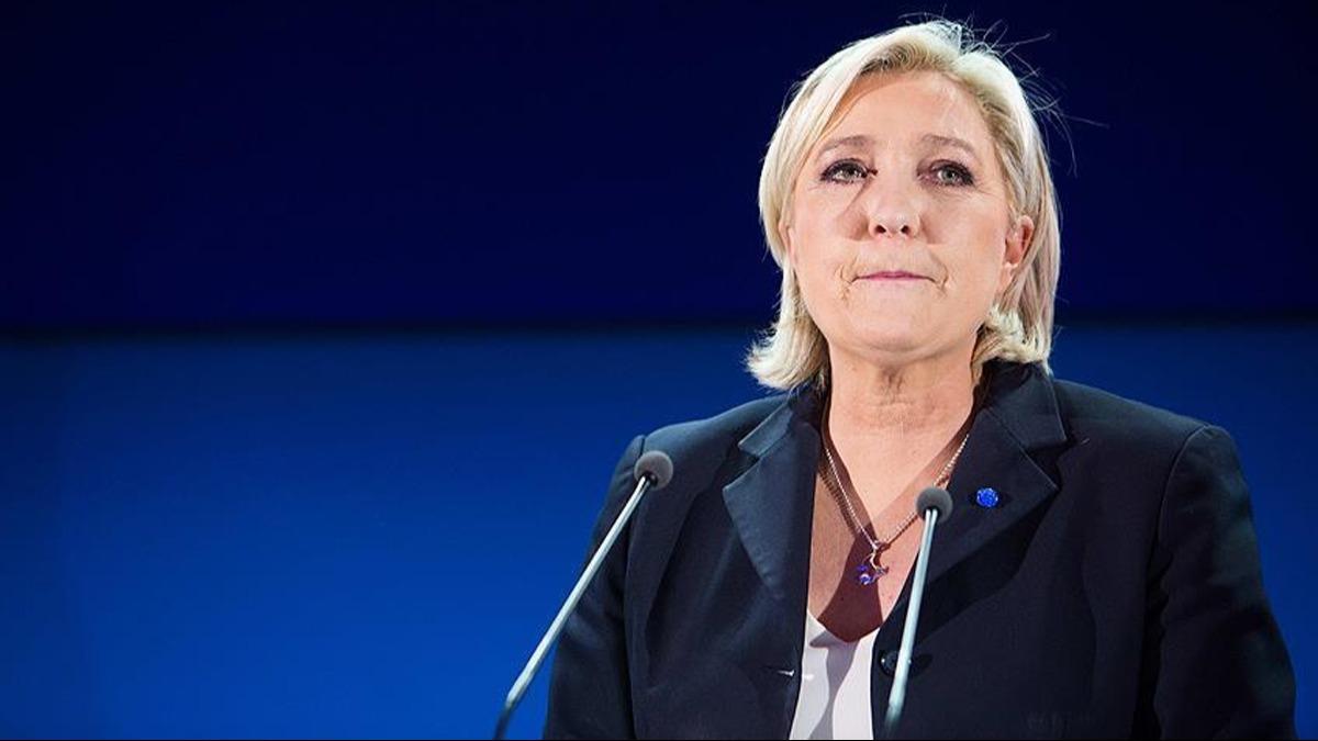 Fransa'da hedefte Le Pen var: Merkez ve sol partiler harekete geti