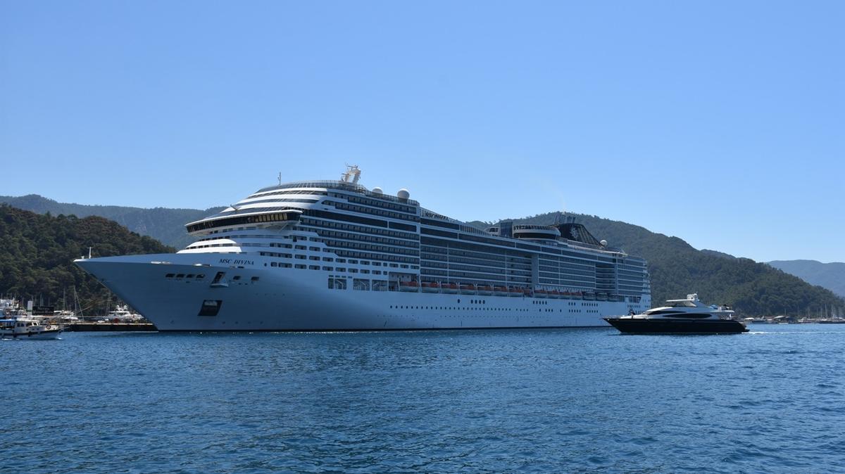 ''MSC Divina'' 4 bin 300 turistle Marmaris'te