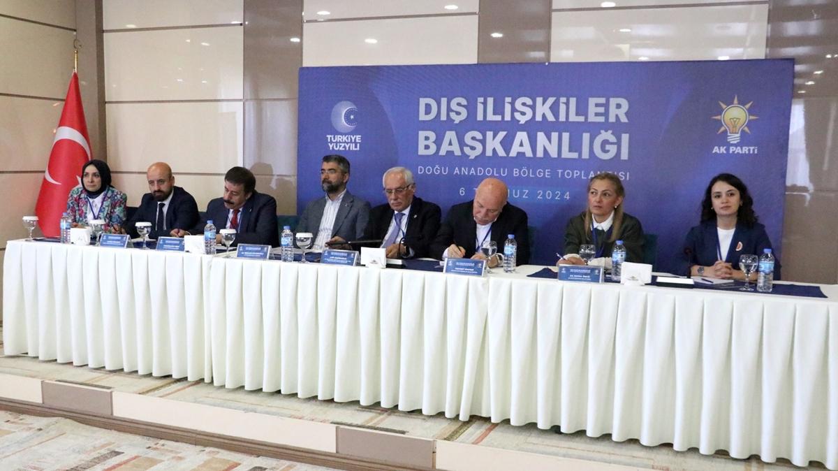 AK Parti'nin Erzurum'daki Dou Anadolu Blge Toplants baaryla gerekletirildi