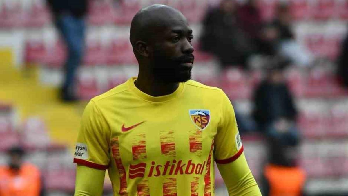 Kayserispor, Stephane Bahoken ile szleme uzatt 