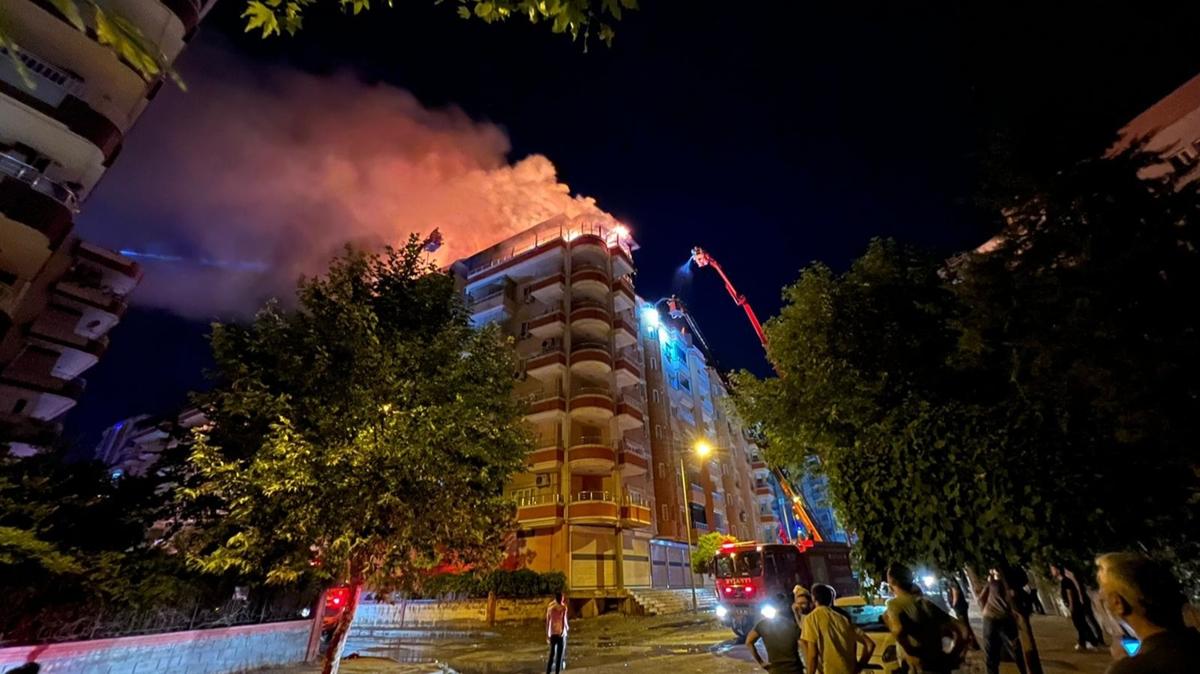Batman'da apartmann teras katnda yangn 