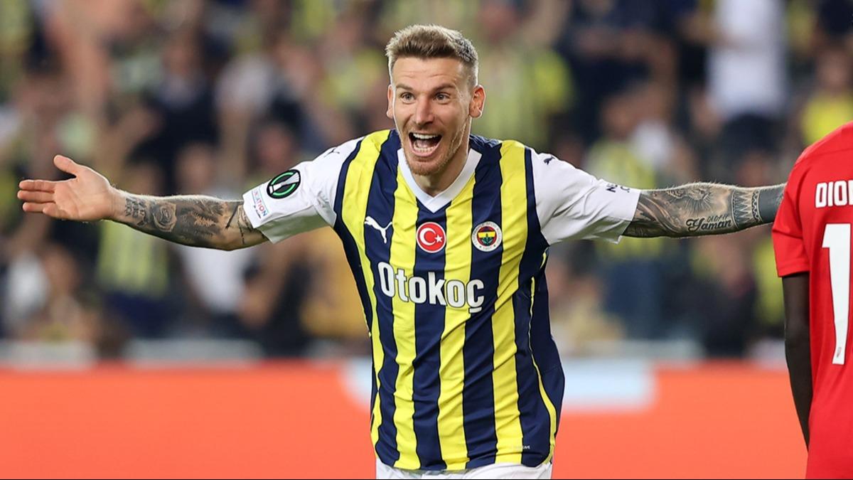 Resmi aklama geldi! Fenerbahe'de ayrlk iin izin kt