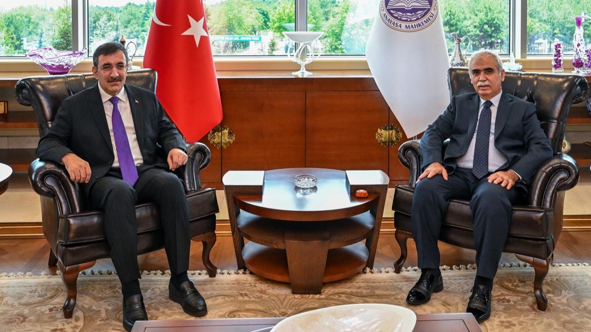 Cumhurbakan Yardmcs Ylmaz'dan  zkaya'ya ziyaret 