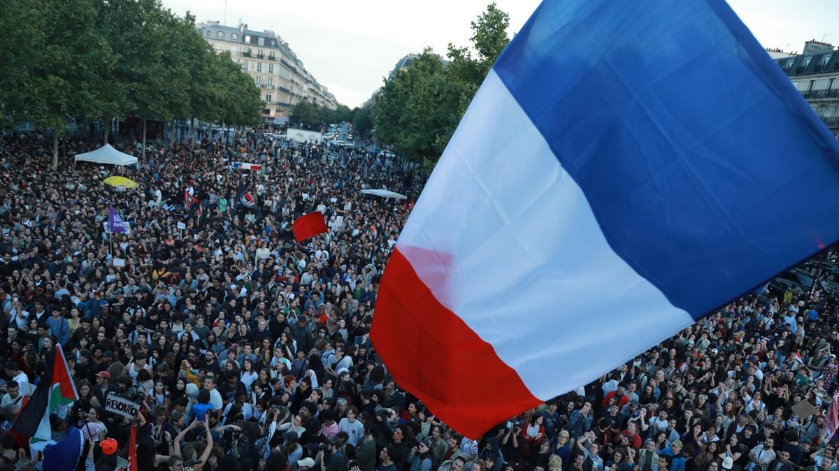 Erken seimin galibi sol ittifak, Macron'u sandktan kan sonulara sayg duymaya ard