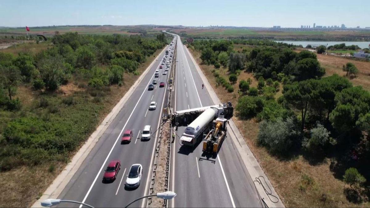 atalca'da tankerin devrilmesi sonucu kapanan TEM Otoyolu ald