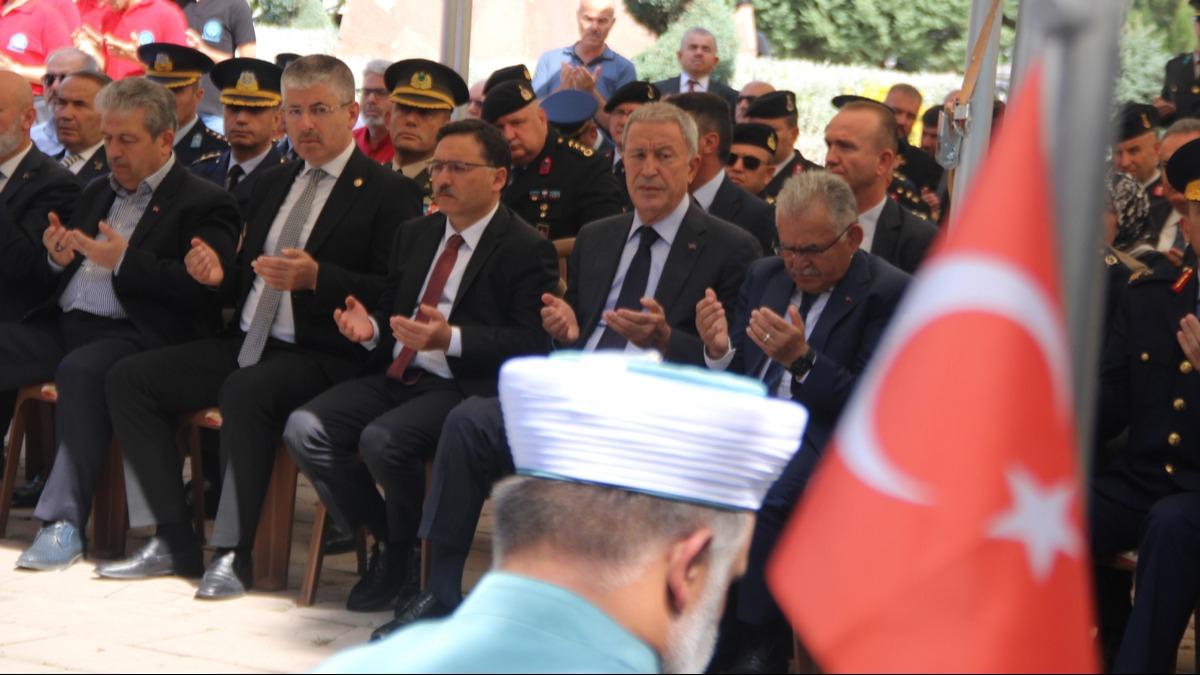 15 Temmuz nedeniyle ehitlii ziyaret eden Hulusi Akar: Bu hainlerin, alaklarn engelleme giriimleri bitmedi, bitmeyecek