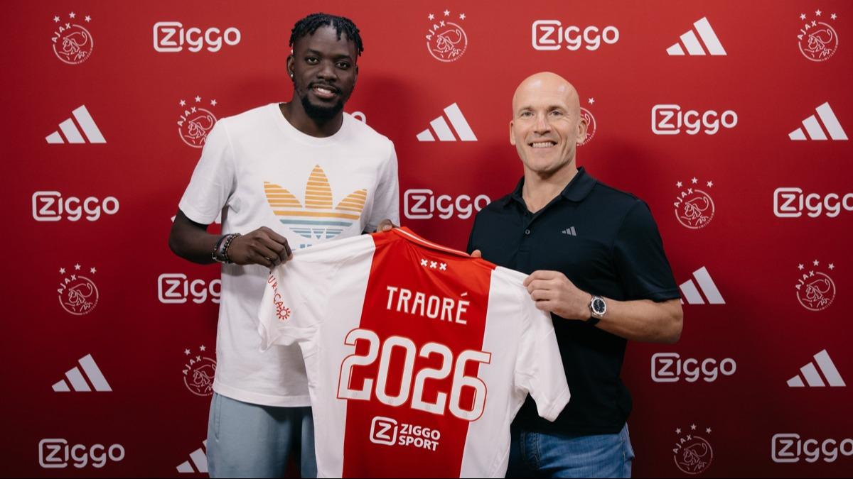 Ajax yeni transferini duyurdu 