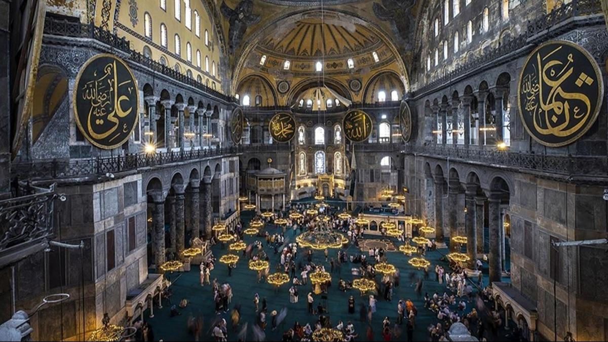 Ayasofya'da 251 ehit iin hatim duas okundu