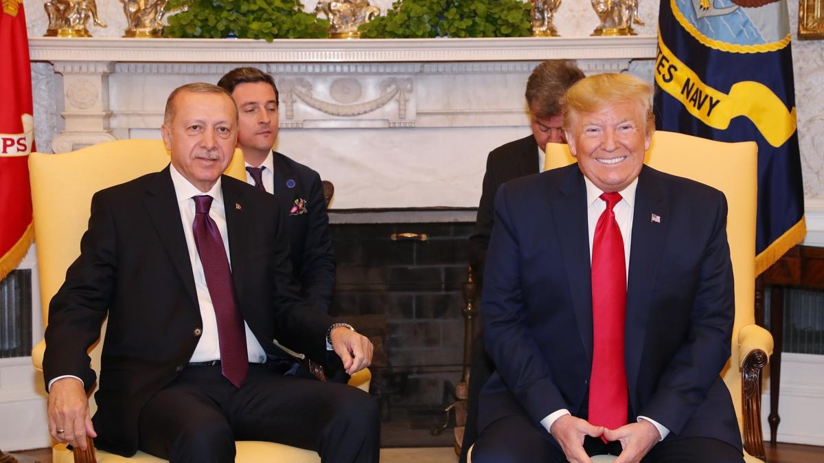 Cumhurbakan Erdoan, Trump ile grt: Sergilenen cesur duru takdire ayan