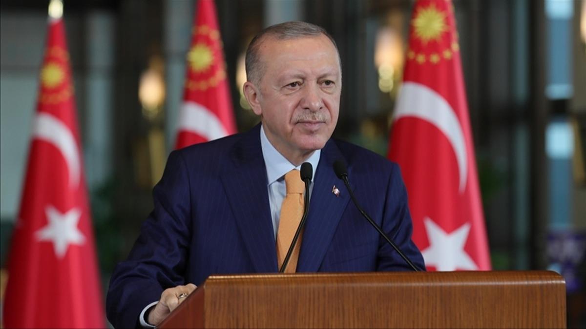 Cumhurbakan Erdoan'dan TFF Bakan Hacosmanolu'na tebrik