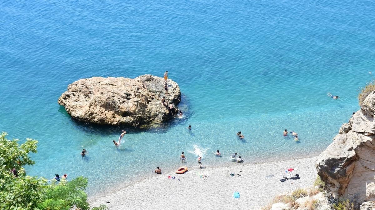 Antalya'da hava scakl 40 dereceyi at