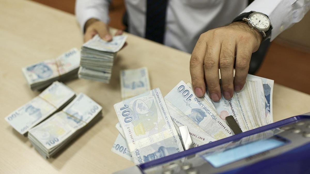 Kanun teklifi komisyonda kabul edildi: En dk emekli ayl 12 bin 500 liraya ykseltilecek