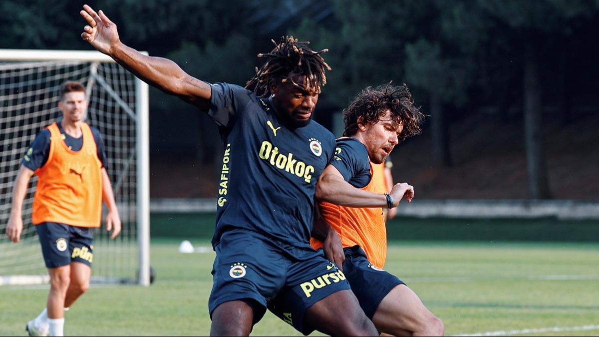 Saint-Maximin, Fenerbahe'de mesaiye balad