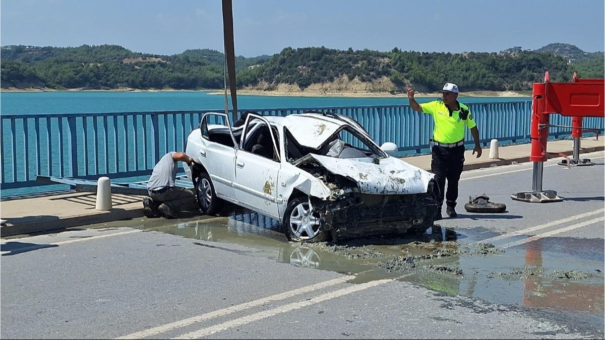 Gle den otomobildeki aileden ac haber geldi: 4 kiinin cesetleri bulundu