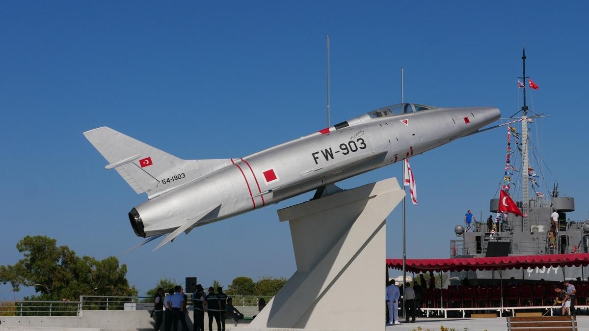 F-100 ua, KKTC'de ant olarak sergilendi