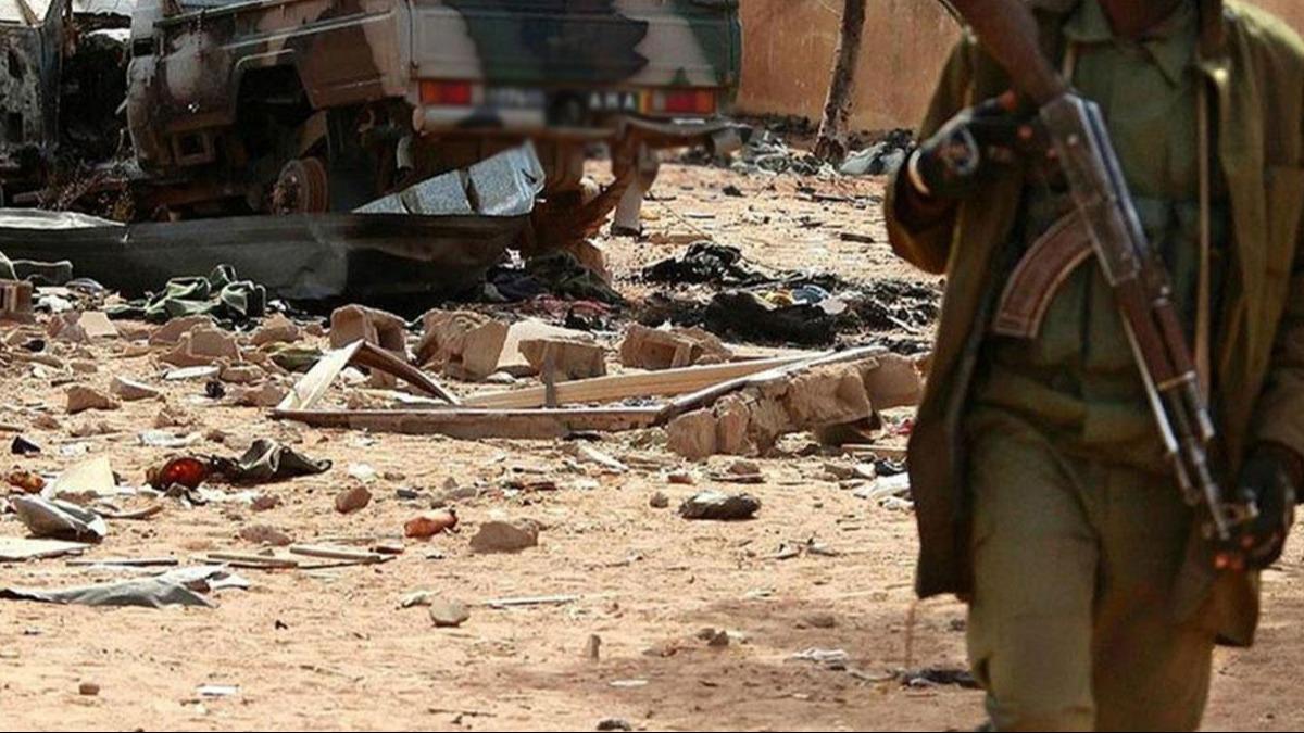 Mali'de silahl kiiler kye baskn dzenledi: 26 l