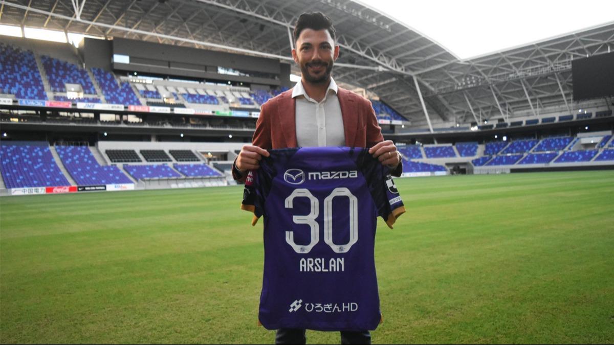 Tolgay Arslan, Japonya'ya transfer oldu