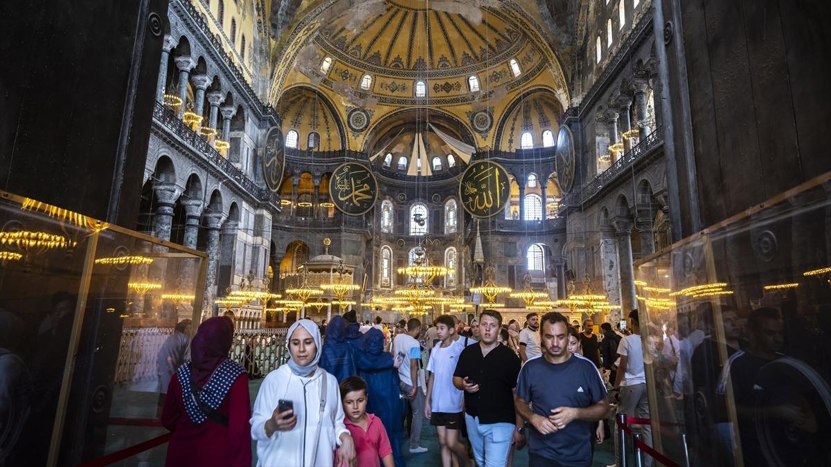 Ayasofya-i Kebir Cami-i erifi 25 milyon ziyareti arlad