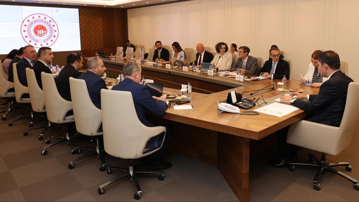 Bakan Kurum'la gren EBRD Bakan Yardmcs Patrone: birliini artrmaya hazrz