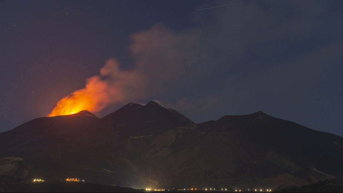 Etna Yanarda yeniden faaliyete geti! Havaalan kapatld