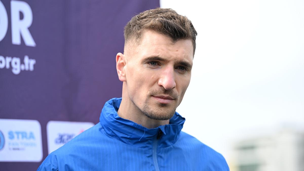 Thomas Meunier'den ayrlk sonras Trabzonspor'a sert tepki