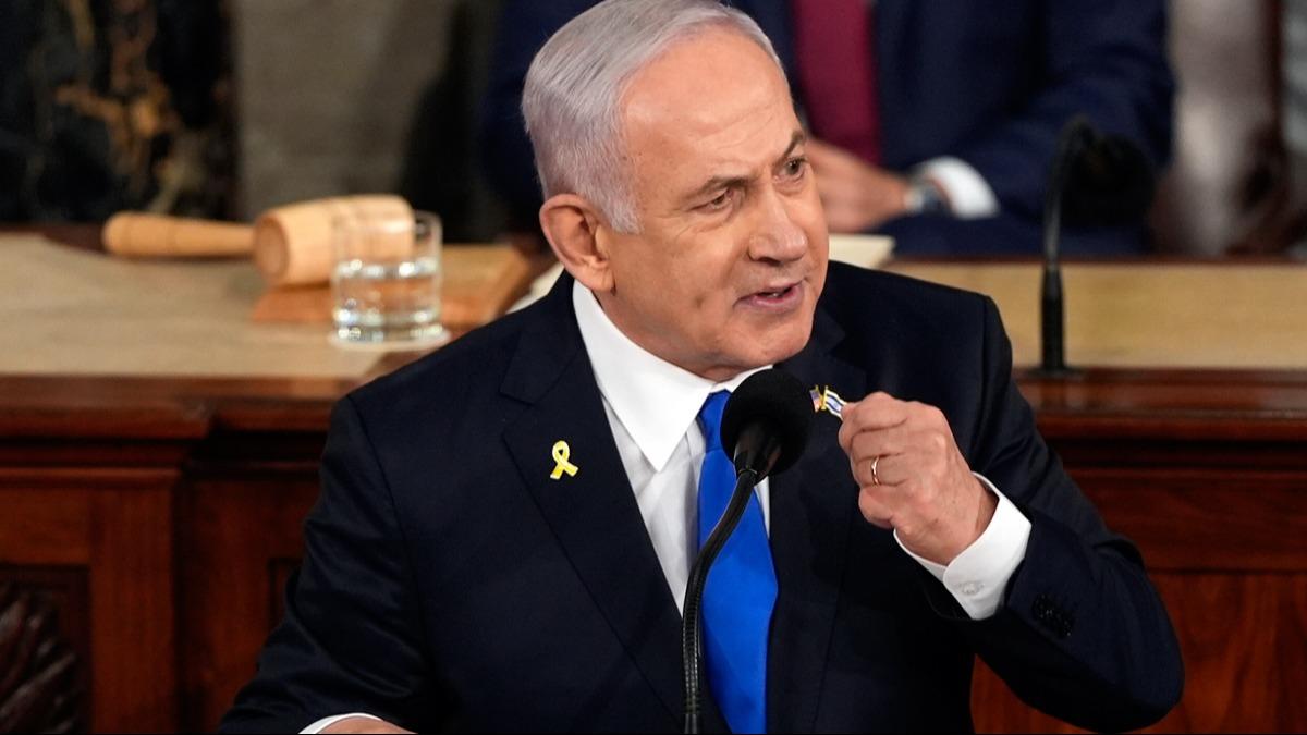 Netanyahu gstericilere tepki gsterdi: Siz ran'n kullanl ahmaklar haline gelmisiniz 