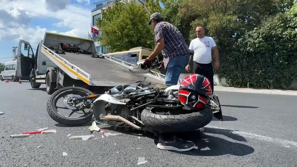 Avclar'da motosiklet ekiciye arpt: 2 l