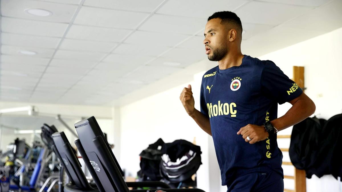 En-Nesyri, Fenerbahe'de mesaiye balad