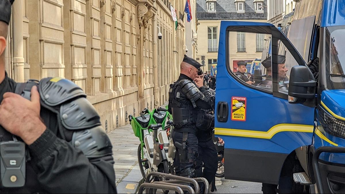 Fransz polisi alarma geti! Paris'te bir blge 'patlama riski' nedeniyle kapatld