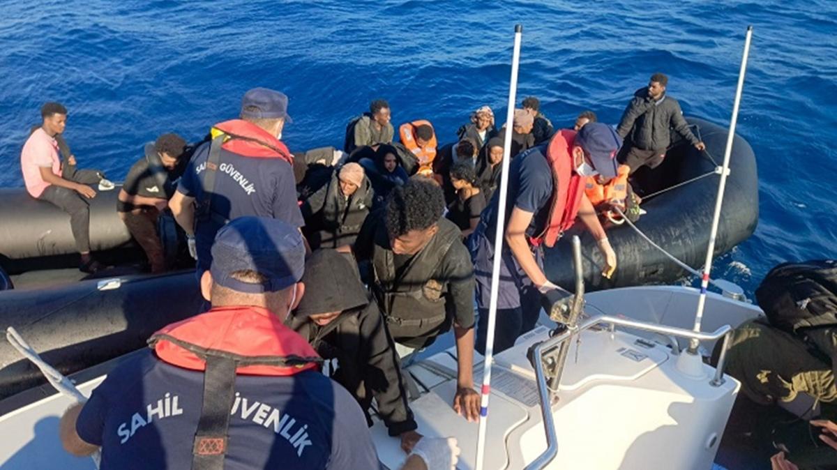 Sahil Gvenlik duyurdu! zmir aklarnda dzensiz gmen operasyonu