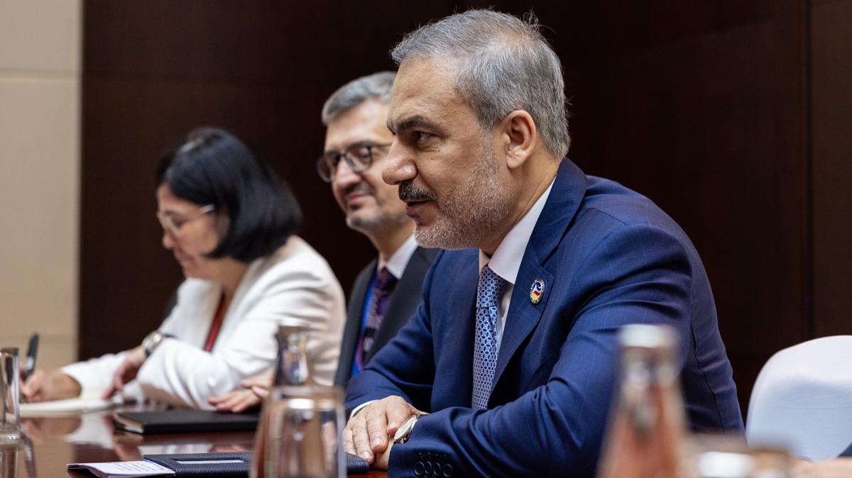 Bakan Fidan, ran'da cumhurbakan seilen Pezekiyan'n yemin trenine katlacak