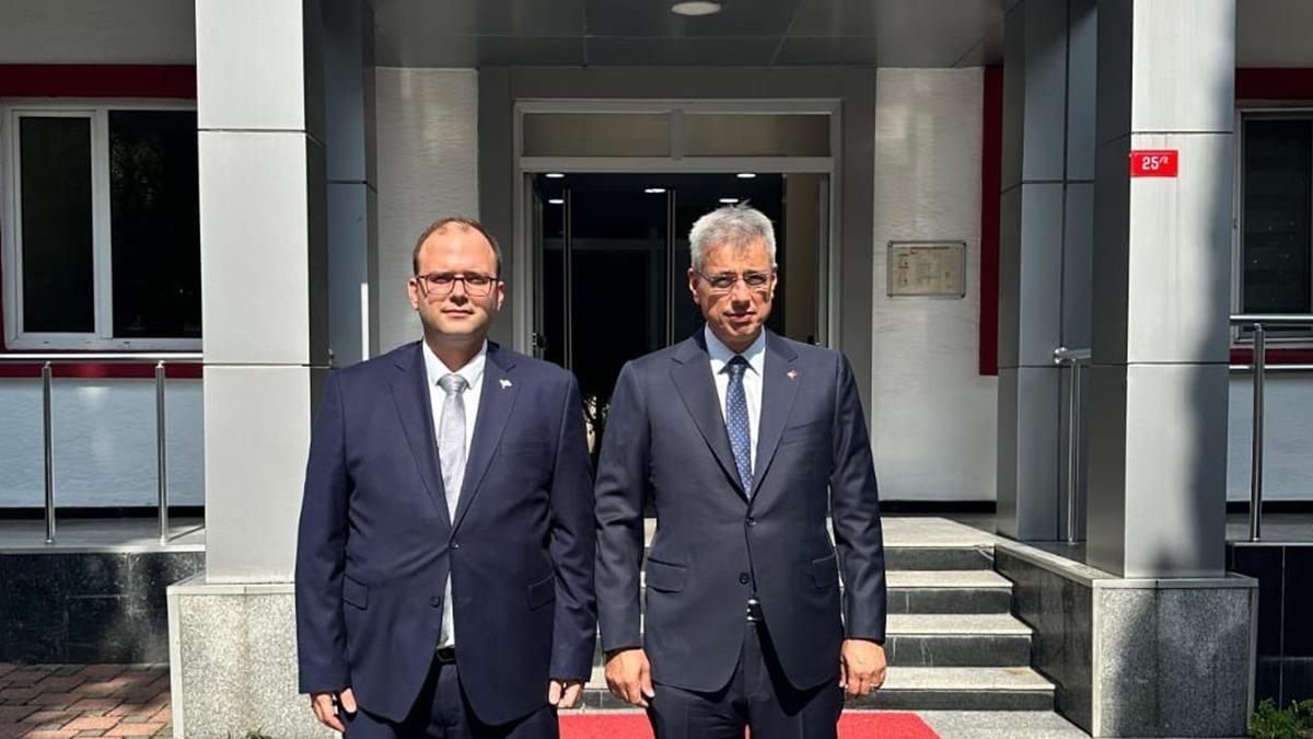 Bakan Memiolu'ndan Abdullah Emre Gner'e ziyaret 