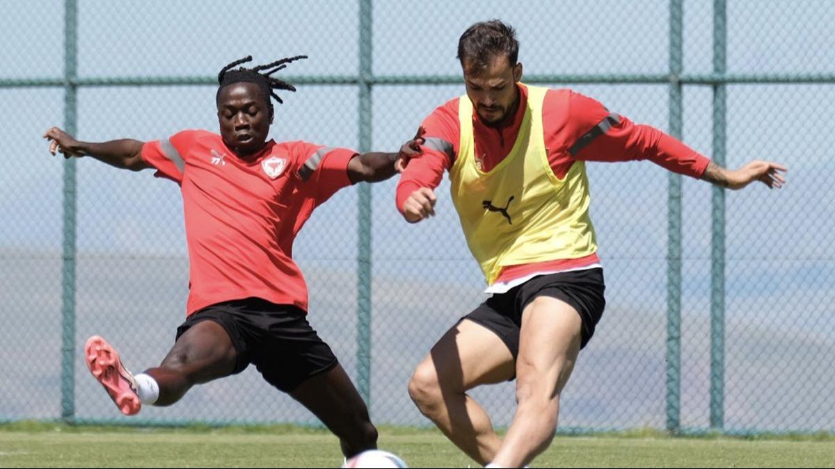 Hatayspor yeni sezon mesaisine Erzurum'da devam ediyor