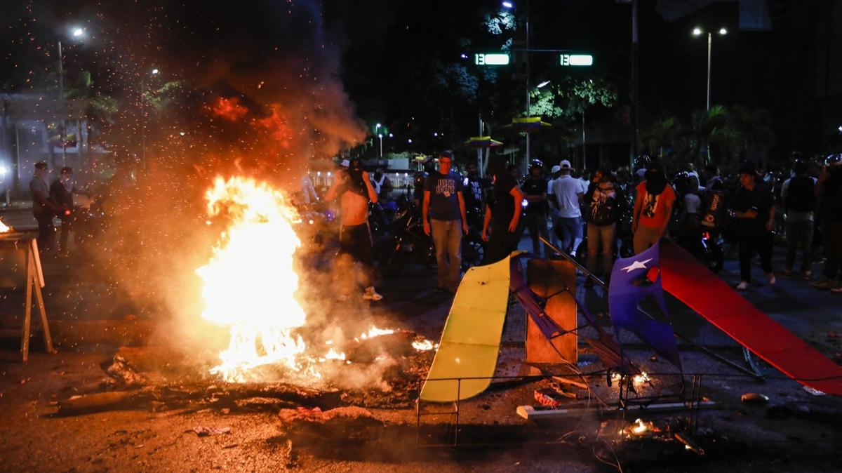 Venezuela'da seim sonularna ynelik protesto: 1 l