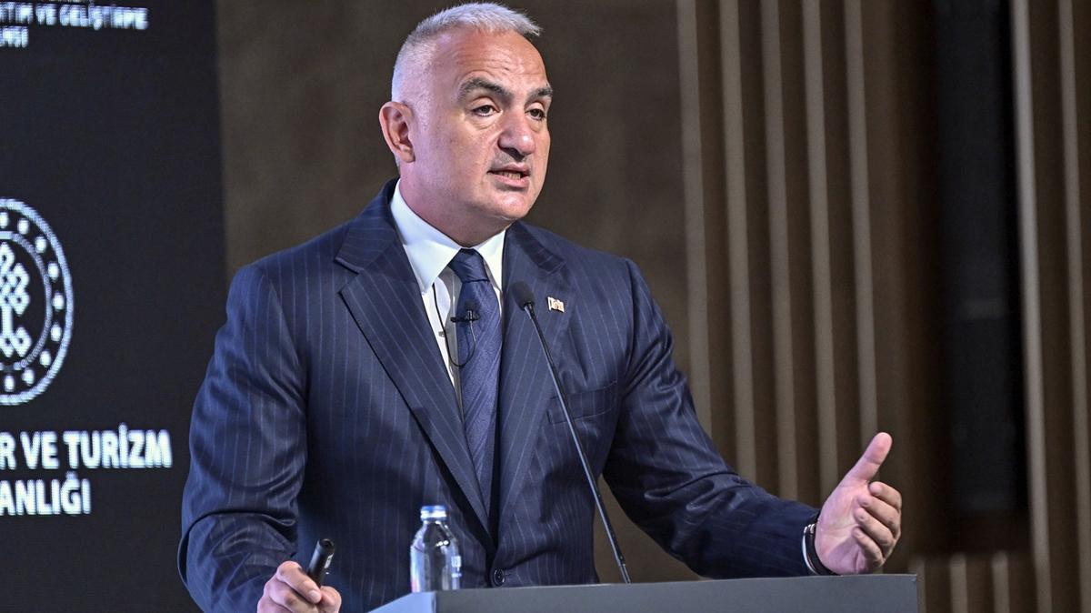 Bakan Ersoy: Kariye Camii, Cuma gnleri sadece yerli ve yabanc ziyaretilere ibadet amal ak olacak