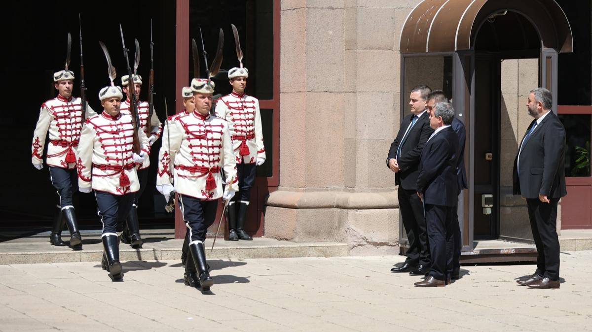 Bulgaristan 3 ylda 7'nci kez sandk bana gidecek