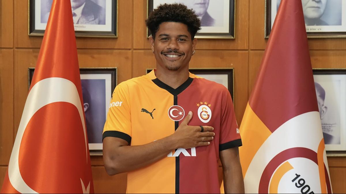 Galatasaray'a imzay att! te Gabriel Sara'nn forma numaras